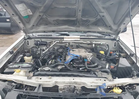 2002 Nissan Xterra Xe из США, поврежденный, VIN 5N1ED28Y22C545517